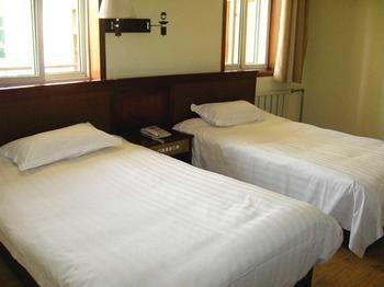 Juranzhijia Business Hotel Jinan Bagian luar foto